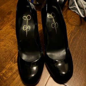 Black Jessica Simpson pumps